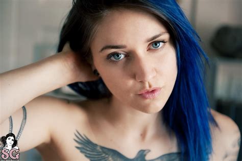 naked suicide girl|Videos